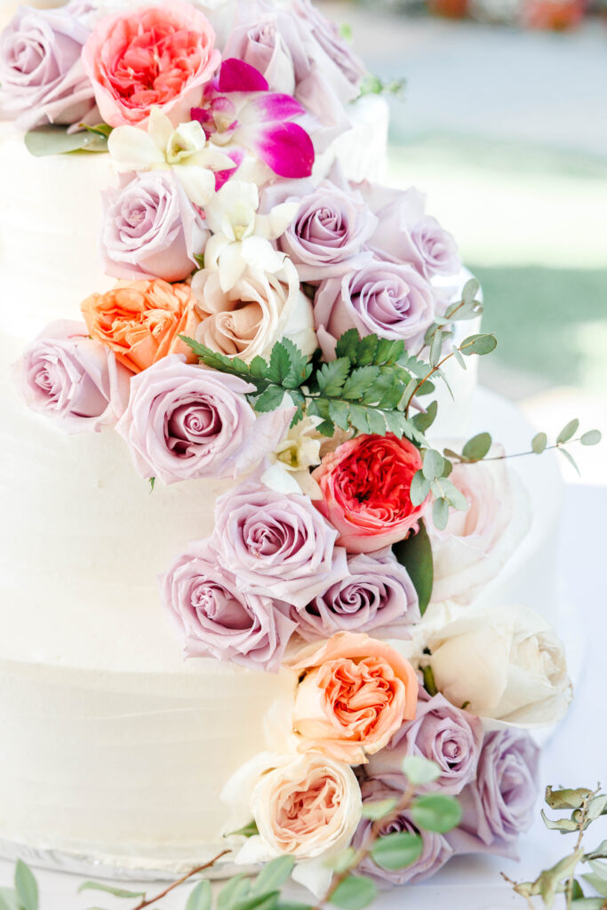 Close up of the wedding cake